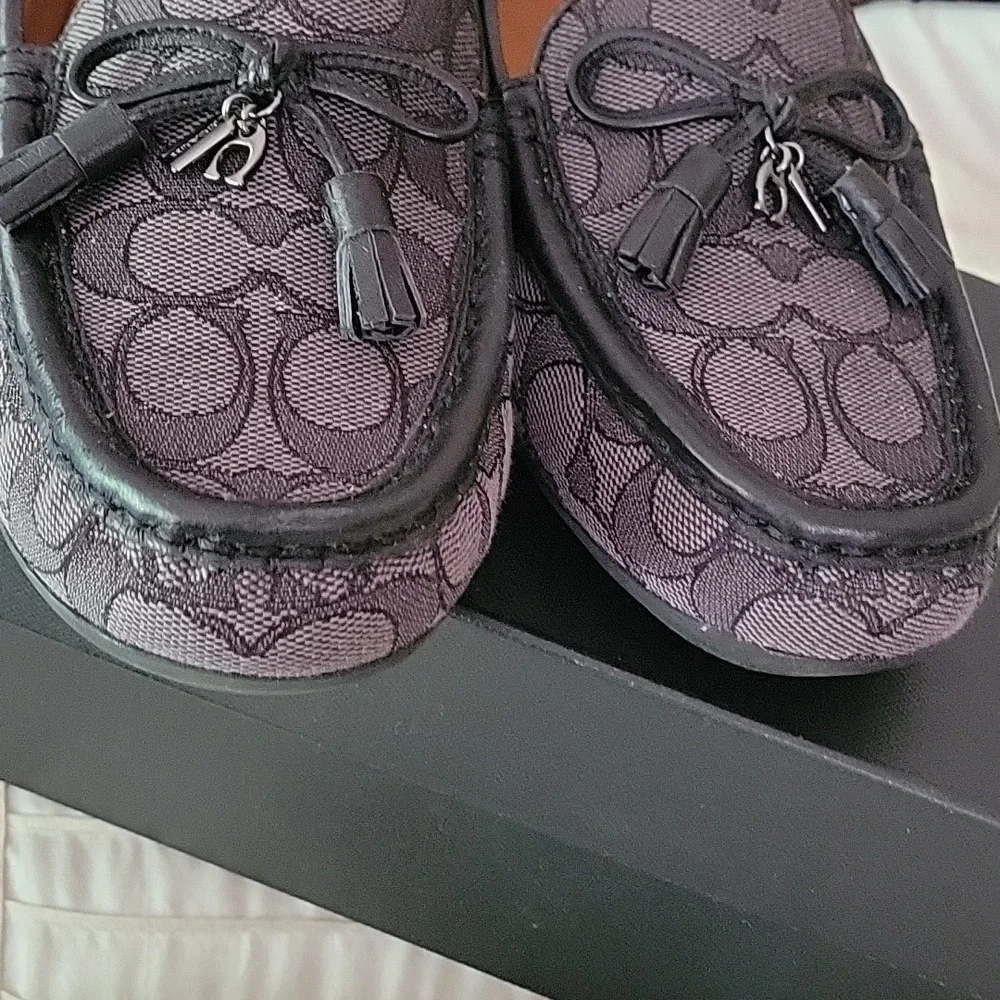 Shoes - Picture 6 of 11
